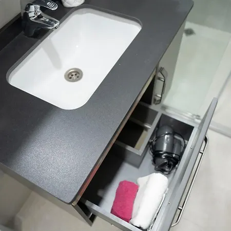 стилен и уютен в центъра *